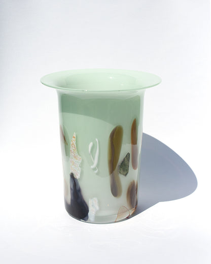 Mint Nassau Trumpet Vase