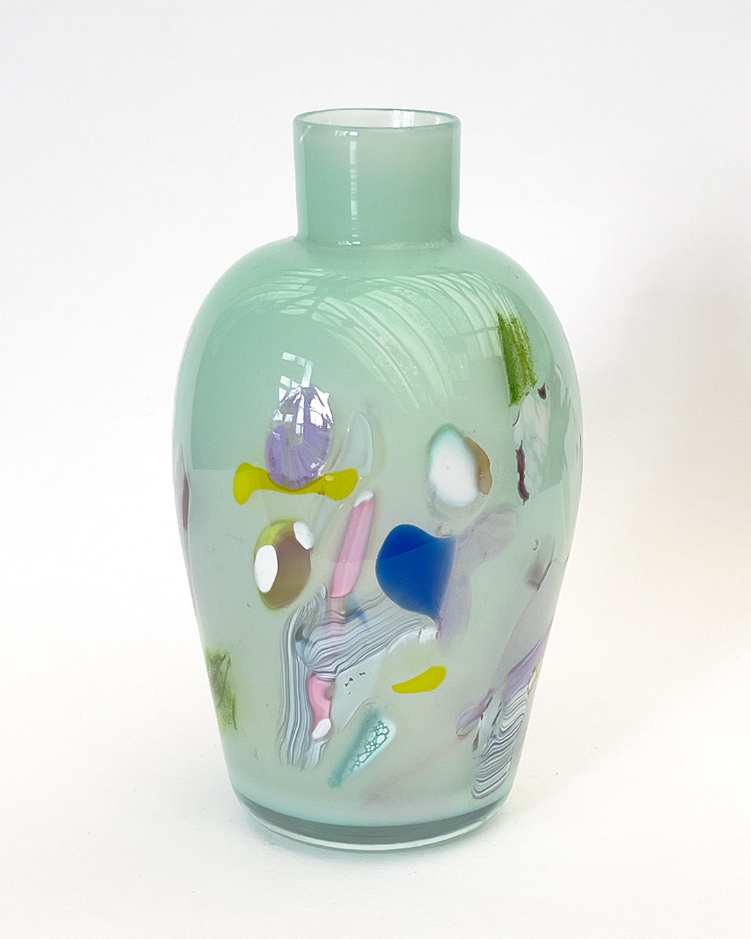 Mint Naked Nassau Vase